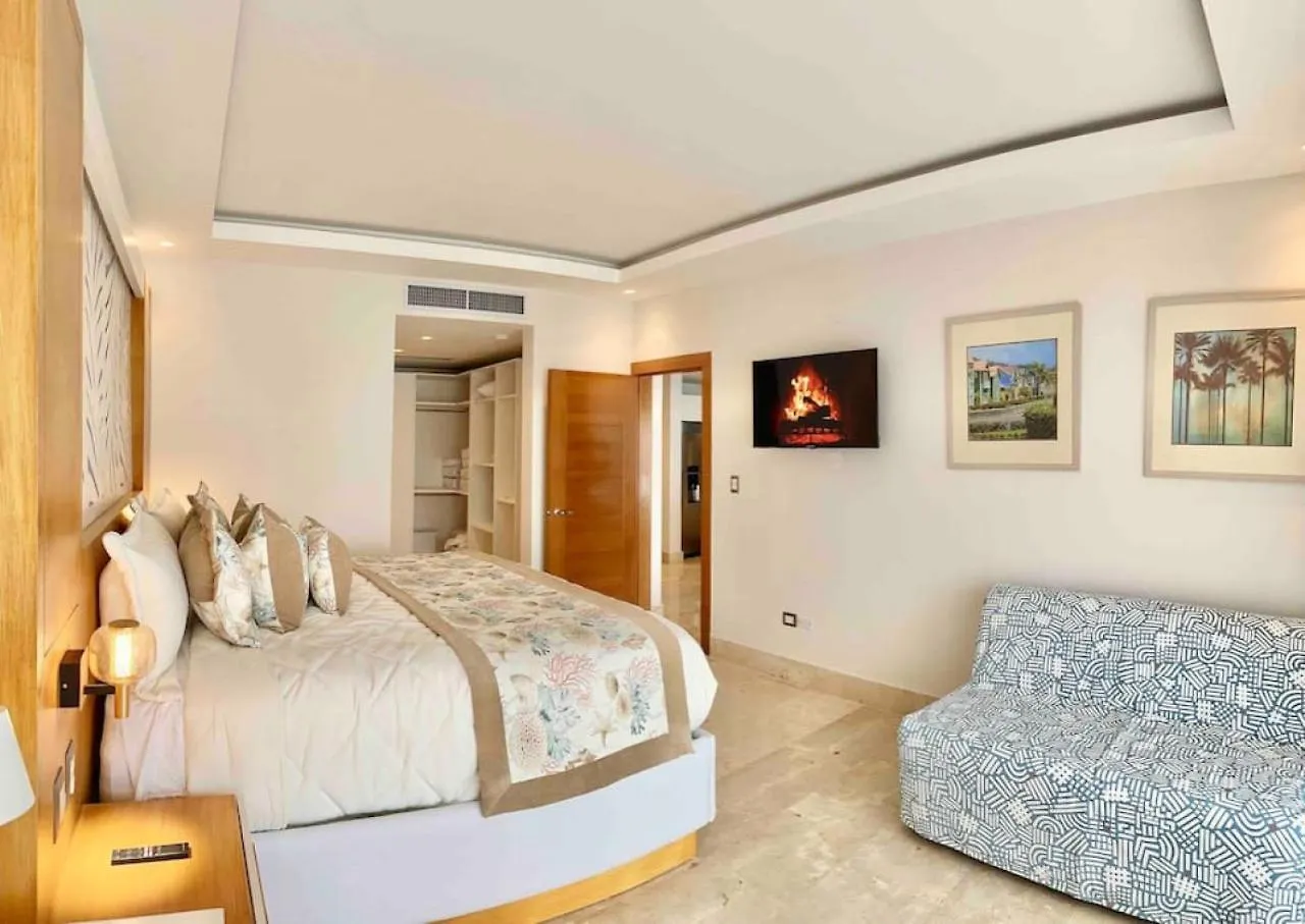 Stunning Bay View Condo, Pool Samana