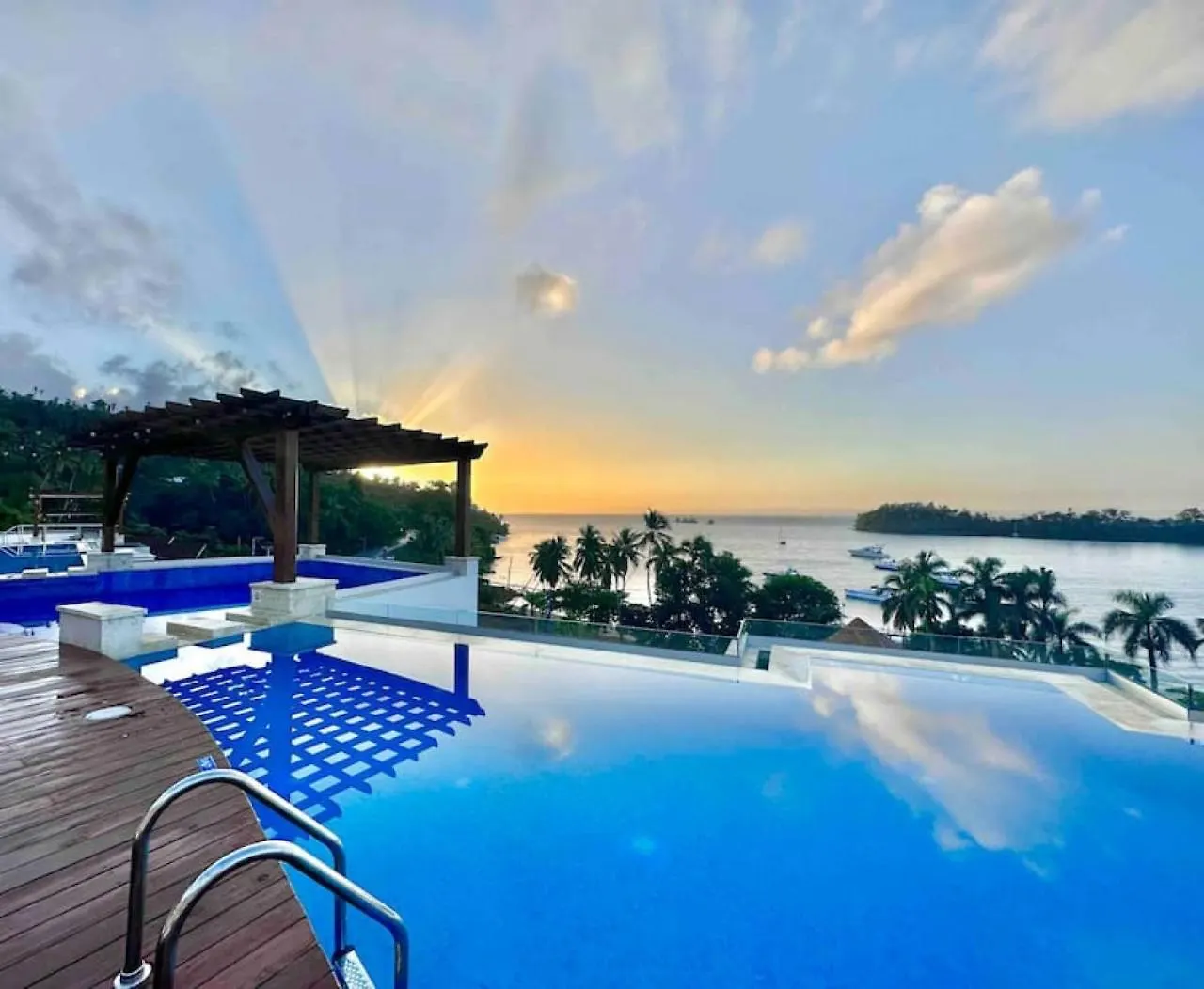Stunning Bay View Condo, Pool Samana Dominican Republic