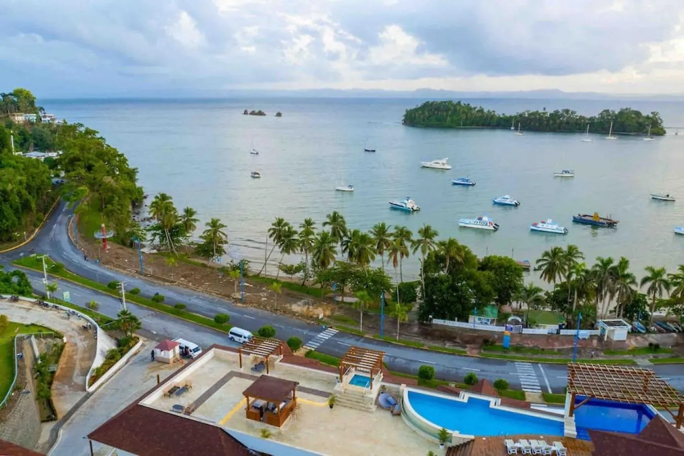 Apartment Stunning Bay View Condo, Pool Samana