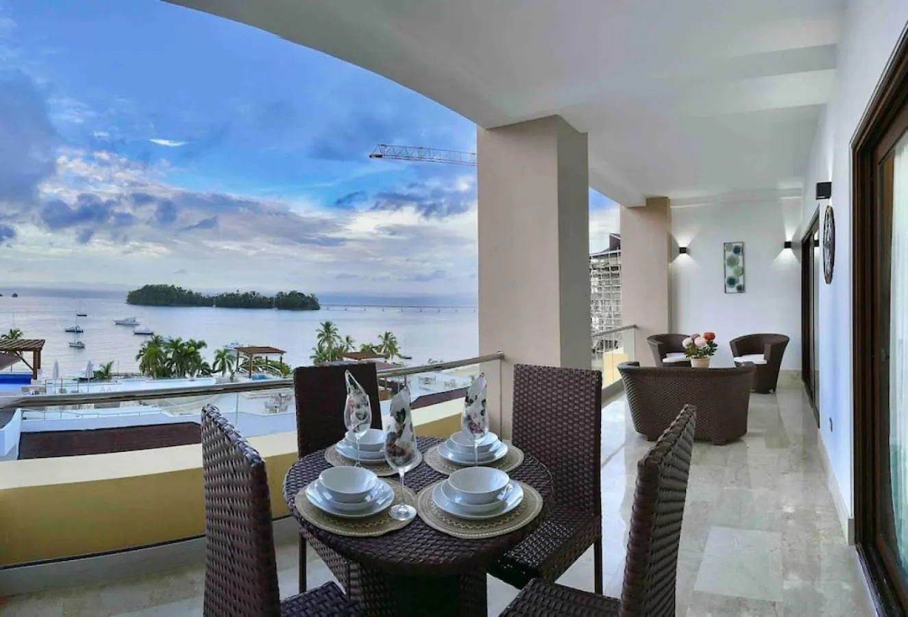 Stunning Bay View Condo, Pool Samana Apartment