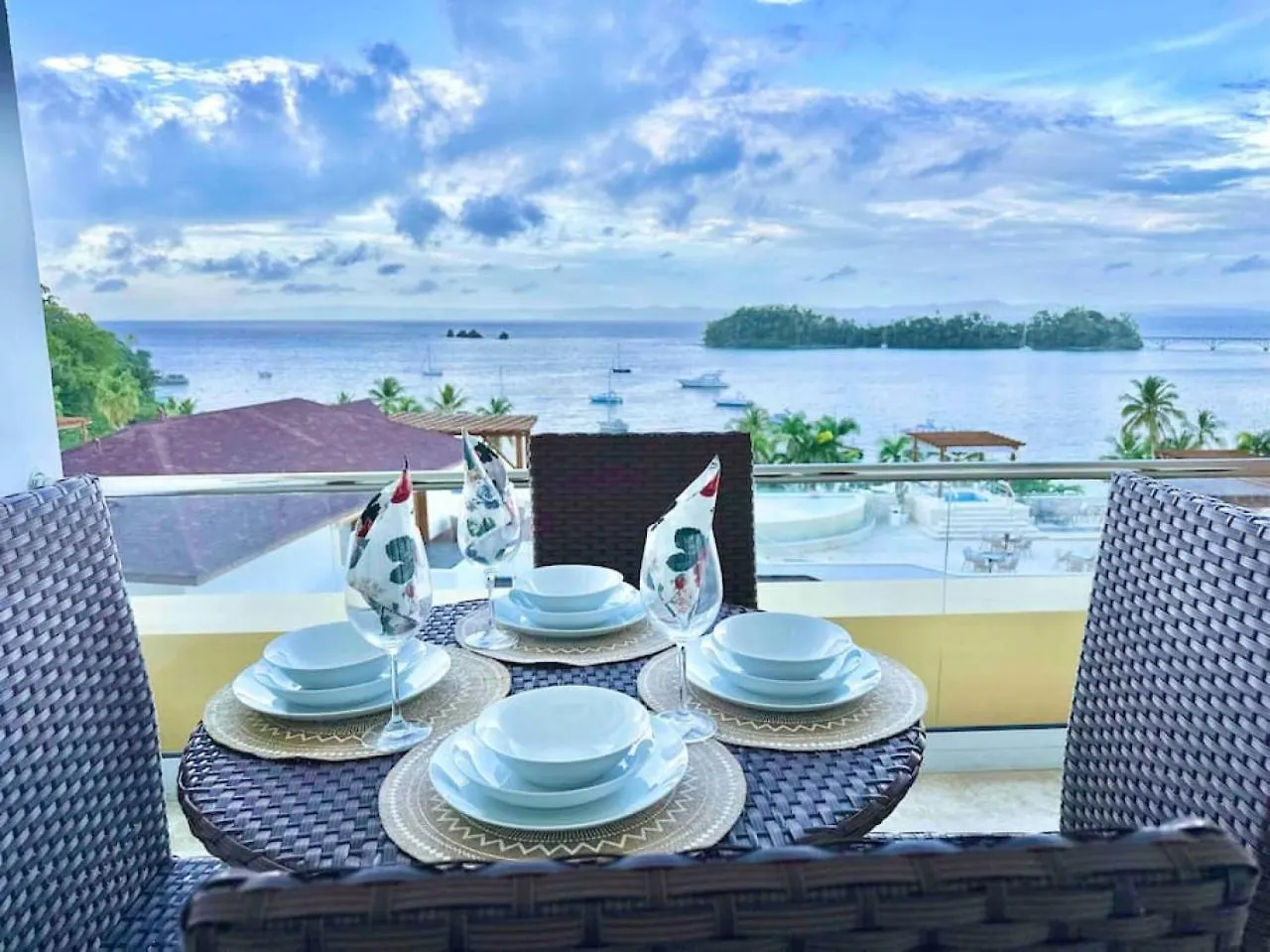 Apartment Stunning Bay View Condo, Pool Samana