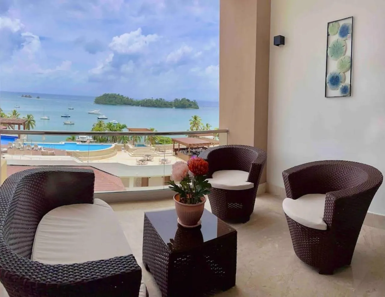 Apartment Stunning Bay View Condo, Pool Samana